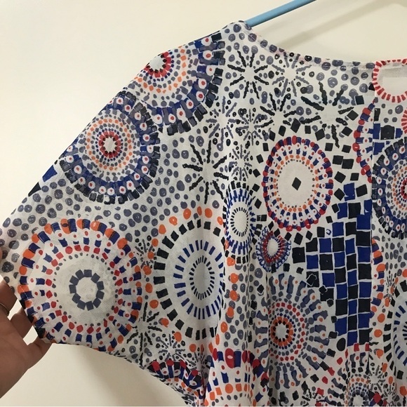 3/$15 Outback red geometric pattern short sleeve top - Picture 7 of 11